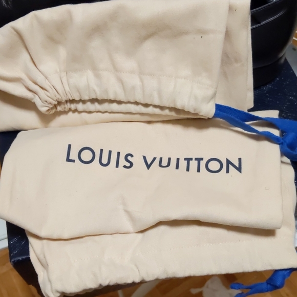 Louis Vuitton shoes - Picture 4 of 5
